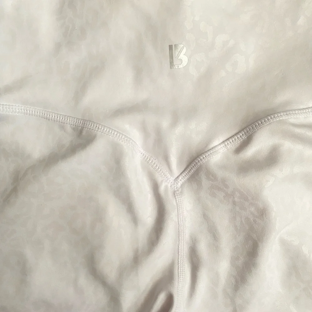 Buffbunny Rebel Leggings White Leopard Print Size Medium - Picture 3 of 9